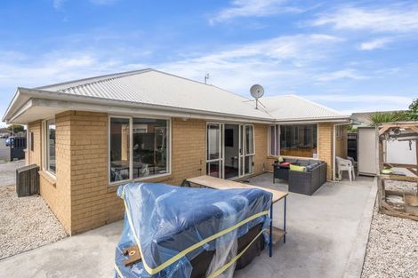 Photo of property in 43 Farnborough Street, Aranui, Christchurch, 8061