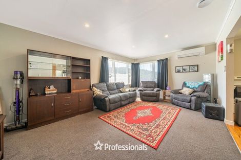 Photo of property in 8 Harlow Grove, Wainuiomata, Lower Hutt, 5014