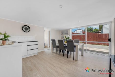 Photo of property in 27 Takanini Road, Takanini, 2112