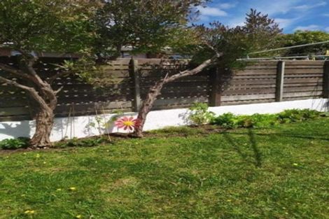 Photo of property in 2/271 Karori Road, Karori, Wellington, 6012