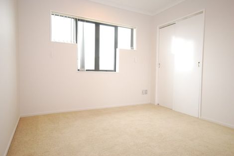 Photo of property in 8 Whekau Drive, Takanini, 2112