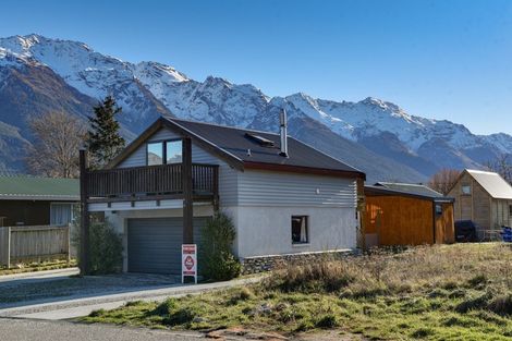 Photo of property in 13 Forbes Place, Glenorchy, 9372