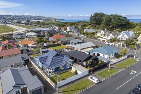 Photo of property in 127 Hargest Crescent, Saint Clair, Dunedin, 9012