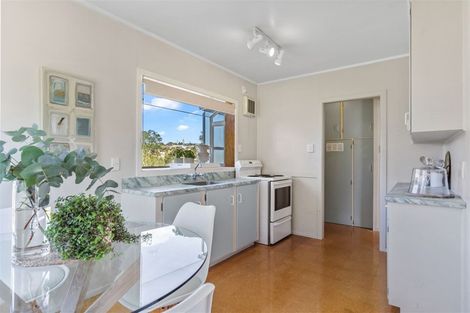 Photo of property in 42 Saffron Street, Birkdale, Auckland, 0626