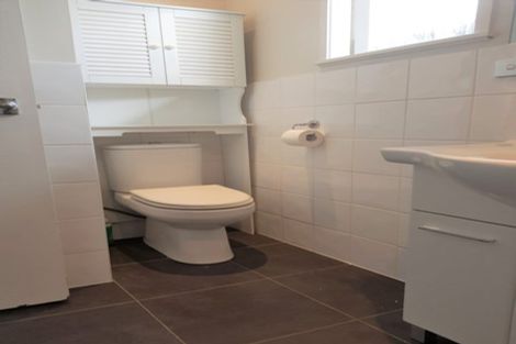 Photo of property in 13 Abbeygate Street, Birkdale, Auckland, 0626