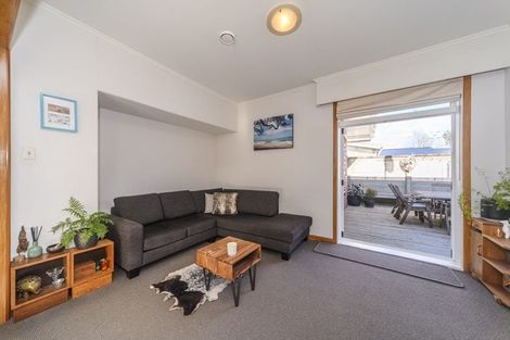 Photo of property in 6 Innes Place, Roslyn, Palmerston North, 4414
