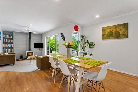 Photo of property in 19 Rosella Grove, Waimauku, 0812