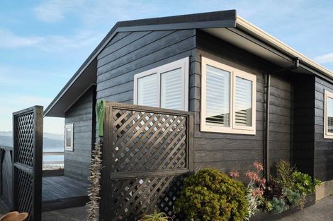Photo of property in 2/7 Jasmine Grove, Maungaraki, Lower Hutt, 5010