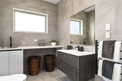 Photo of property in 20 Gilbransen Road, Kumeu, 0810