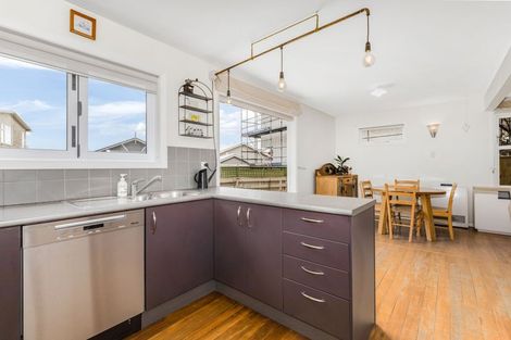 Photo of property in 82 Muritai Road, Eastbourne, Lower Hutt, 5013