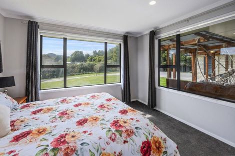 Photo of property in 16 Lacebark Drive, Kinloch, Taupo, 3377