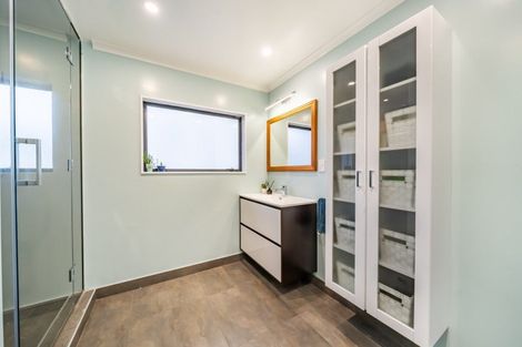 Photo of property in 5 Ashburn Road, Wainuiomata, Lower Hutt, 5014