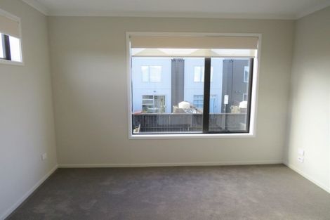 Photo of property in 21 Wai Place, One Tree Point, 0118