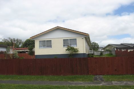 Photo of property in 8 Moncrieff Avenue, Clendon Park, Auckland, 2103