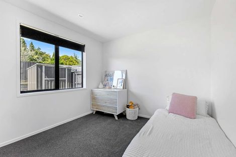 Photo of property in 1 Rehua Place, Waiwhakaiho, New Plymouth, 4312