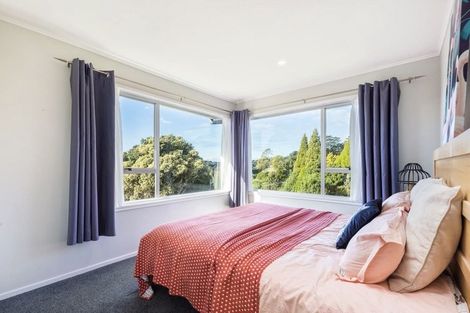 Photo of property in 11 Reydon Place, Cockle Bay, Auckland, 2014