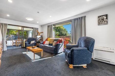 Photo of property in 15 Resolution Place, Bryndwr, Christchurch, 8053