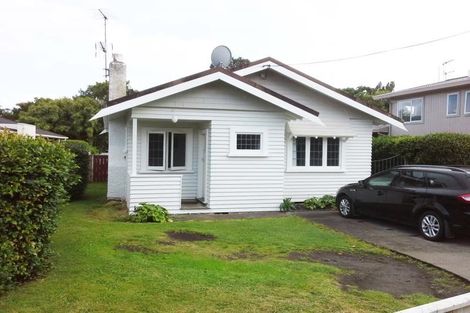 Photo of property in 3 Shortland Street, Lower Vogeltown, New Plymouth, 4310