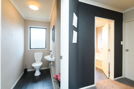 Photo of property in 6 Nevada Way, Kelvin Grove, Palmerston North, 4414