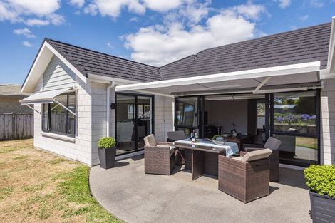 Photo of property in 176 Milne Drive, Paraparaumu, 5032
