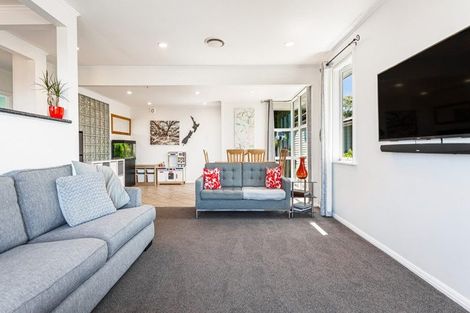 Photo of property in 91 Don Buck Road, Massey, Auckland, 0614
