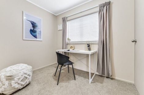 Photo of property in 19 Kittyhawk Place, Melville, Hamilton, 3206