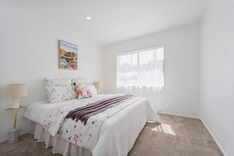 Photo of property in 2/5 Newington Road, Henderson, Auckland, 0612