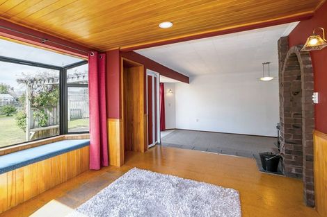 Photo of property in 30 Kitchener Street, Martinborough, 5711