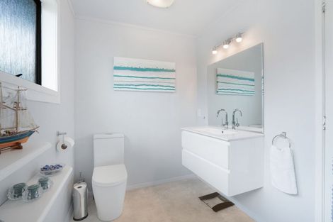 Photo of property in 72 West View Crescent, Onerahi, Whangarei, 0110