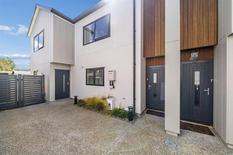Photo of property in 8/104 Martin Street, Wallaceville, Upper Hutt, 5018