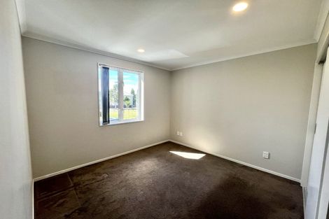 Photo of property in 21 Stitchbird Crescent, Papakura, 2110