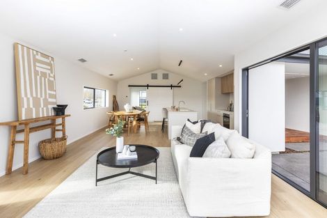 Photo of property in 100 Skibbereen Drive, Halswell, 8025