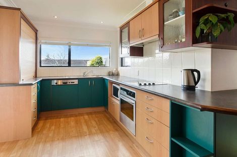 Photo of property in 8 Olena Avenue, Sunnyhills, Auckland, 2010