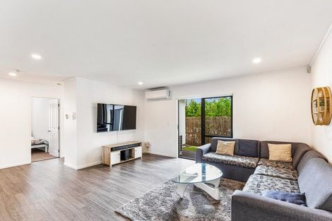 Photo of property in 9/17 Neta Grove, Henderson, Auckland, 0612