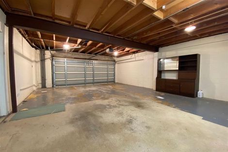 Photo of property in 2/96 Sunset Road, Unsworth Heights, Auckland, 0632