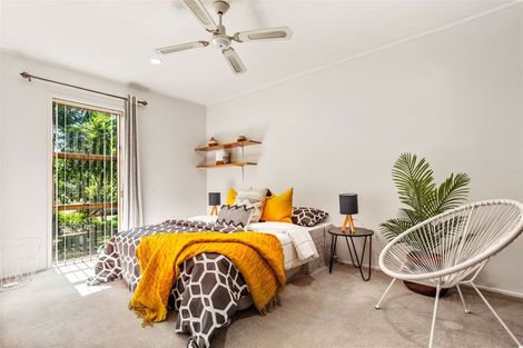 Photo of property in 63 Becroft Drive, Forrest Hill, Auckland, 0620