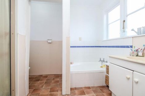 Photo of property in 48 Routley Drive, Glen Eden, Auckland, 0602