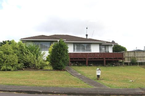 Photo of property in 28 Serwayne Place, Sunnyvale, Auckland, 0612