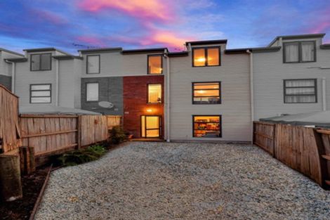 Photo of property in 35 Barnea Circle, Glen Eden, Auckland, 0602