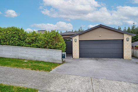 Photo of property in 96 Endeavour Drive, Whitby, Porirua, 5024