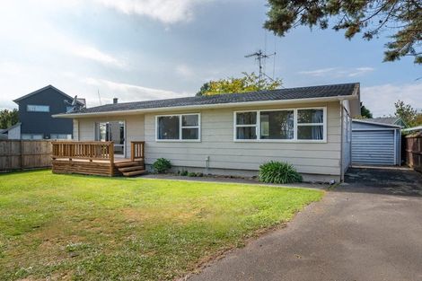 Photo of property in 16 Pickering Crescent, Chedworth, Hamilton, 3210