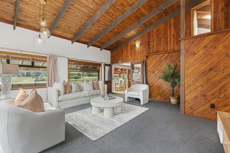 Photo of property in 12 Kaitake Place, Oakura, 4314