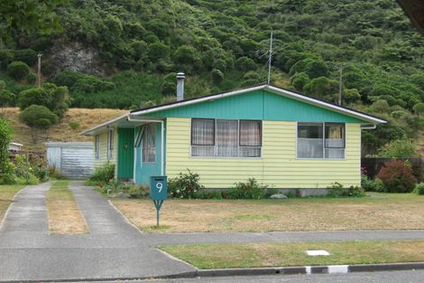 Photo of property in 9 Indiana Grove, Totara Park, Upper Hutt, 5018