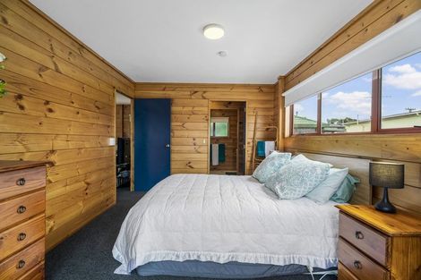 Photo of property in 39a Pohutukawa Avenue, Red Beach, 0932