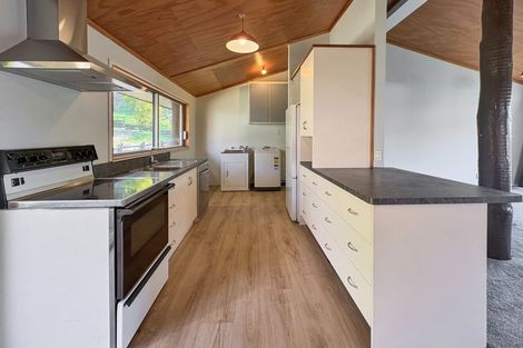Photo of property in 18 Flinders Road, Heathcote Valley, Christchurch, 8022