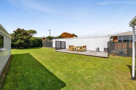 Photo of property in 9 Manu Crescent, Upper Vogeltown, New Plymouth, 4310
