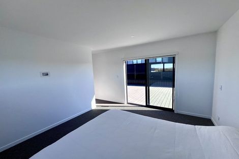 Photo of property in 43 Kikorangi Drive, Wainui, 0992