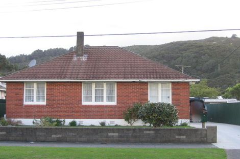 Photo of property in 2 Molesworth Street, Taita, Lower Hutt, 5011