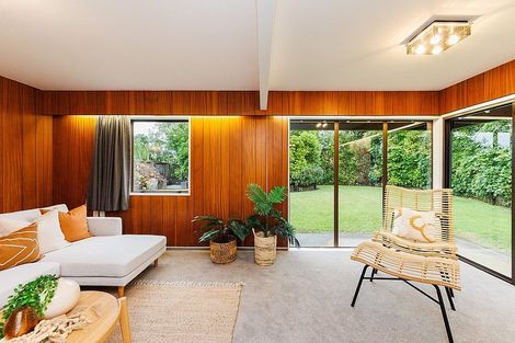 Photo of property in 25 Heathcote Place, Fitzherbert, Palmerston North, 4410