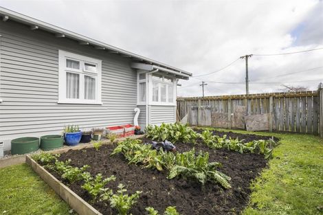 Photo of property in 28 Hair Street, Marton, 4710